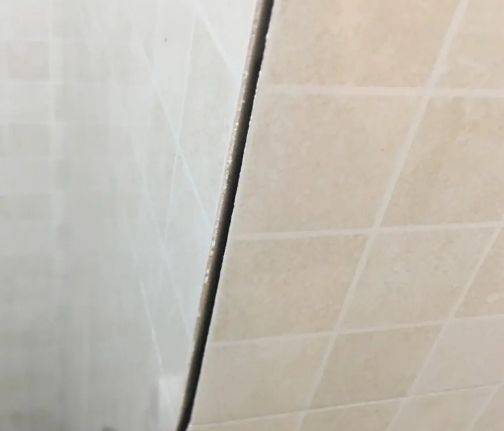 清徐瓷砖空鼓维修公司分享阳台瓷砖脱落的修复过程可以分为以下几个步骤