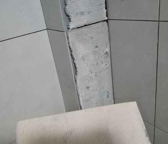 清徐瓷砖空鼓维修公司分享下厨房瓷砖脱落的补救措施。
